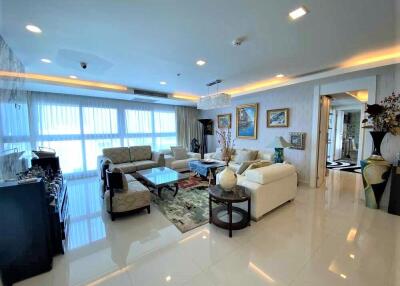 Beautiful Penthouse on Pratamnak Hill