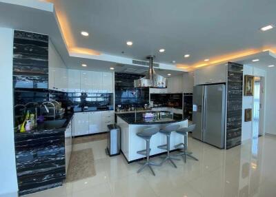 Beautiful Penthouse on Pratamnak Hill