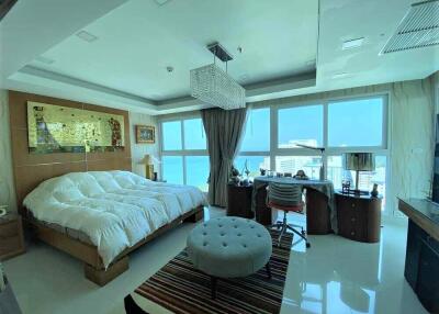 Beautiful Penthouse on Pratamnak Hill