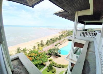 Beachfront Penthouse with 4 Bedrooms