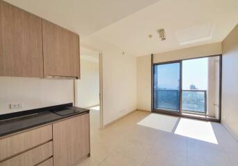 Condo with sea view and 2 bedrooms