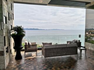 Luxury new condo with 2 bedrooms and amazing sea view