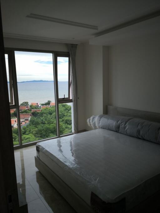 Luxury new condo with 2 bedrooms and amazing sea view