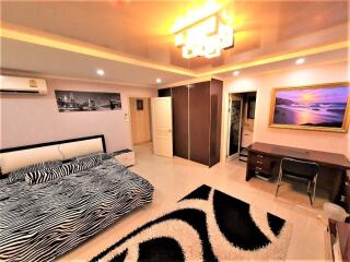 Elegant 3 Bedroom condo in Jomtien