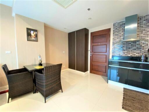 Beautiful 2 Bedroom Condo with city view