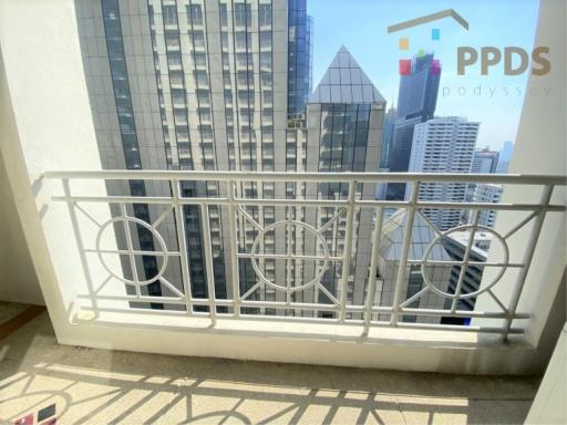 Specious 2 bedrooms condo for sale and high floor on Asoke Sukhumvit 21