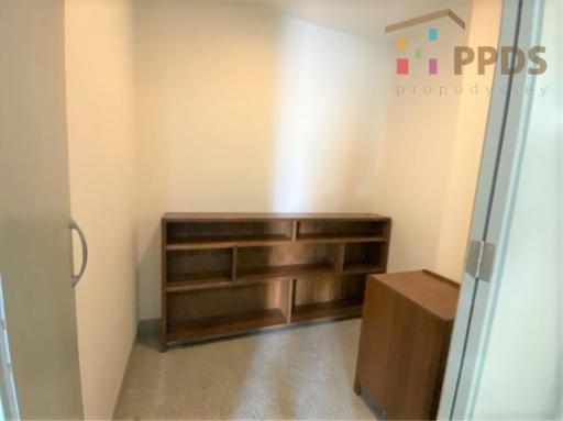 Specious 2 bedrooms condo for sale and high floor on Asoke Sukhumvit 21