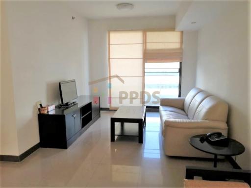 Two bedrooms for rent at Sukhumvit 21 close to BTS Asoke Station