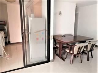 Two bedrooms for rent at Sukhumvit 21 close to BTS Asoke Station