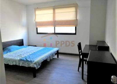 Two bedrooms for rent at Sukhumvit 21 close to BTS Asoke Station