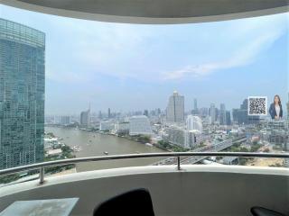 For sale: Penthouse on the top floor with a Chao Phraya River view, near Icon Siam.