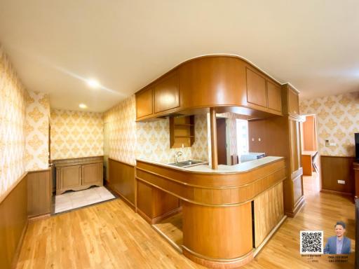 Condo 2 bedrooms for rent or sale, newly renovated, corner unit, with a view of the GMM building.