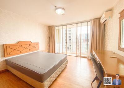 Condo 2 bedrooms for rent or sale, newly renovated, corner unit, with a view of the GMM building.