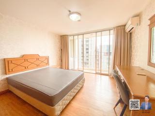 Condo 2 bedrooms for rent or sale, newly renovated, corner unit, with a view of the GMM building.