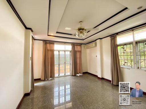 For rent: Large House in the Heart of the City, Sukhumvit 101. Pet-friendly.