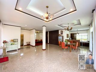 For rent: Large House in the Heart of the City, Sukhumvit 101. Pet-friendly.