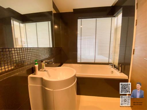 For rent and sale: Luxurious condominium in the heart of Sukhumvit 50 with easy access to the expressway and BTS On Nut.