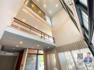 New luxurious house with high quality, featuring a private swimming pool, located in Sarin Park Ratchadapisek – Bangkok - Thailand