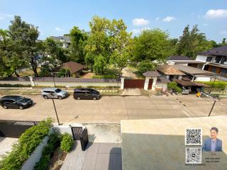 New luxurious house with high quality, featuring a private swimming pool, located in Sarin Park Ratchadapisek – Bangkok - Thailand