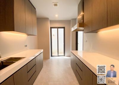 New luxurious house with high quality, featuring a private swimming pool, located in Sarin Park Ratchadapisek – Bangkok - Thailand