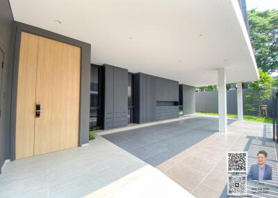 New house for sale, ready to move in!! Private swimming pool and furnished, located in Rama 9 – Pattanakarn Area