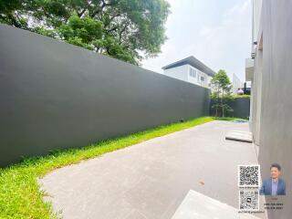 New house for sale, ready to move in!! Private swimming pool and furnished, located in Rama 9 – Pattanakarn Area