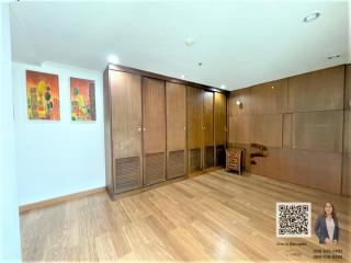 Selling a 3-bedroom condo near NIST International School, Sukhumvit Soi 15