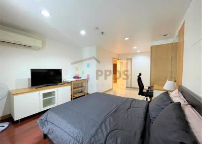 For sale: 2-bedroom condo at Asok Place, near BTS and MRT stations