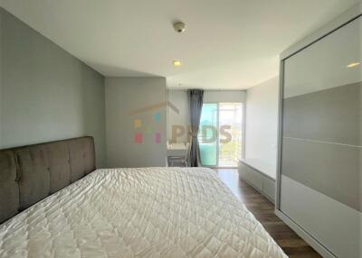 Sell with tenant a corner room, very good view, quiet, close to BTS, only 5 minutes.