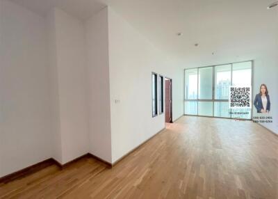 Penthouse for sale in the heart of the city, Asoke area, near  BTS, only 5 minutes walk.