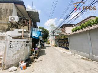  Land listed for ฿ 3,950,000.