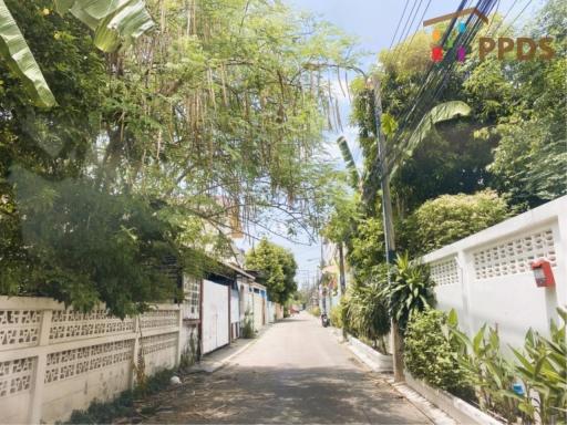  Land listed for ฿ 3,950,000.