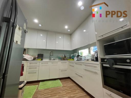 Urgent Sale!! 3 Bedrooms Specious Condo at Sukhumvit 31 – Promphong Area