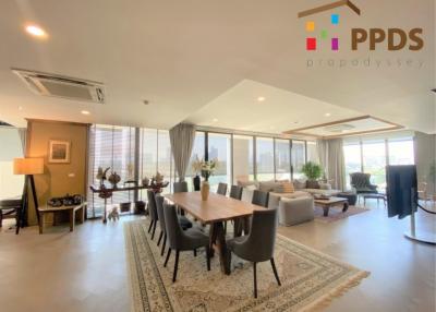 A Triplex Penthouse for sale with decoration and furnished.