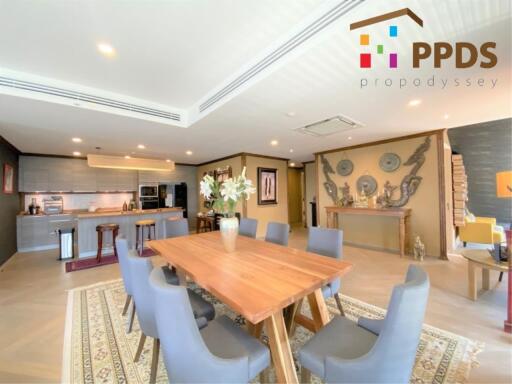 A Triplex Penthouse for sale with decoration and furnished.