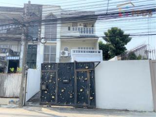 For sale Townhouse a corner unit close to BTS Onnut – Sukhumvit 54
