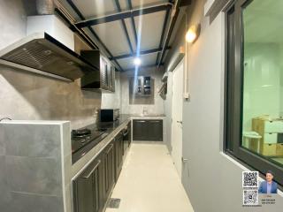 For rent: Townhouse with corner backyard, new house, near Mega Bangna, Bangna area