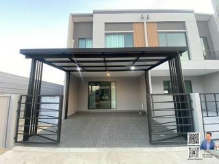 For rent: Townhouse with corner backyard, new house, near Mega Bangna, Bangna area