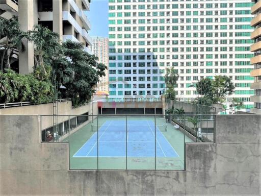 3 bedrooms condo for sale at Asoke Tower