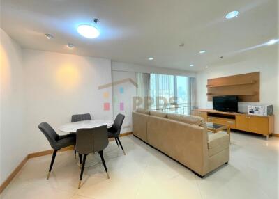 2 Bedrooms for rent at Sukhumvit 21, close to BTS