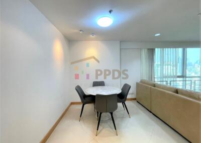 2 Bedrooms for rent at Sukhumvit 21, close to BTS