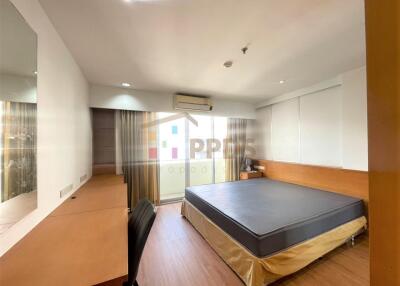 2 Bedrooms for rent at Sukhumvit 21, close to BTS