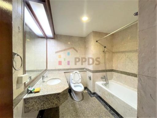 2 Bedrooms for rent at Asoke Place walking distance to BTS Asoke