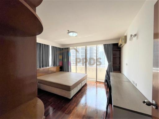 2 Bedrooms for rent at Asoke Place walking distance to BTS Asoke