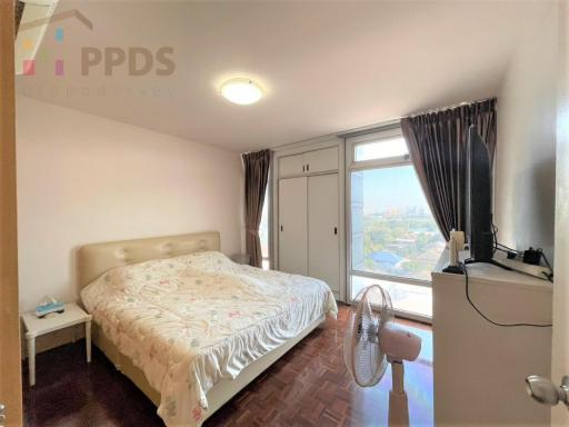 Corner room for sale, 2 bedrooms, Lake View Condo, Geneva 1, Muang Thong Thani, lake view