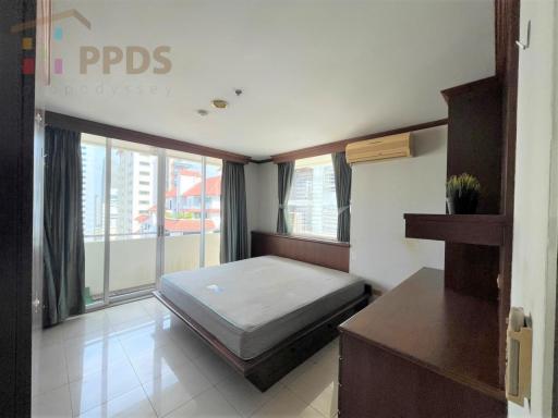 Corner room for sale, 2 bedrooms, good view, near BTS Asoke