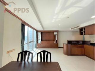 Corner room for sale, 2 bedrooms, good view, near BTS Asoke