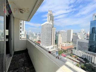 Corner room for sale, 2 bedrooms, good view, near BTS Asoke