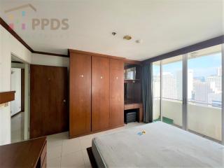 Corner room for sale, 2 bedrooms, good view, near BTS Asoke