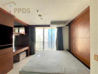 Corner room for sale, 2 bedrooms, good view, near BTS Asoke